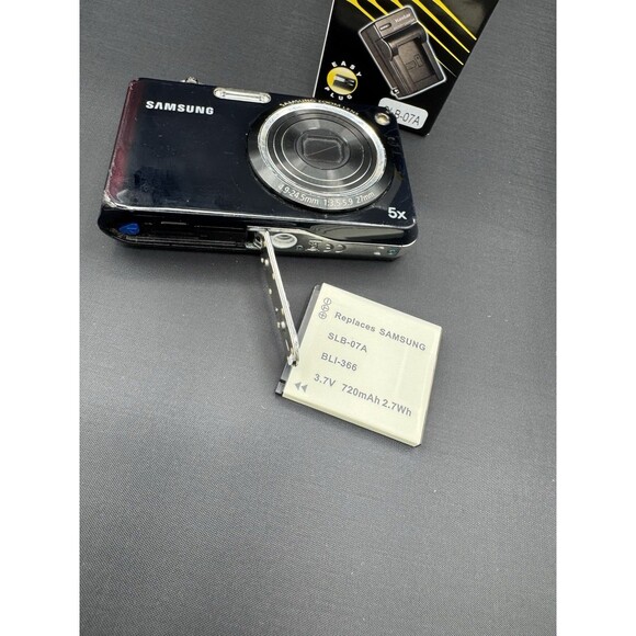 Samsung PL150 12.4MP Compact Digital Camera, Battery, Charger & 32GB MicroSD - Picture 11 of 12